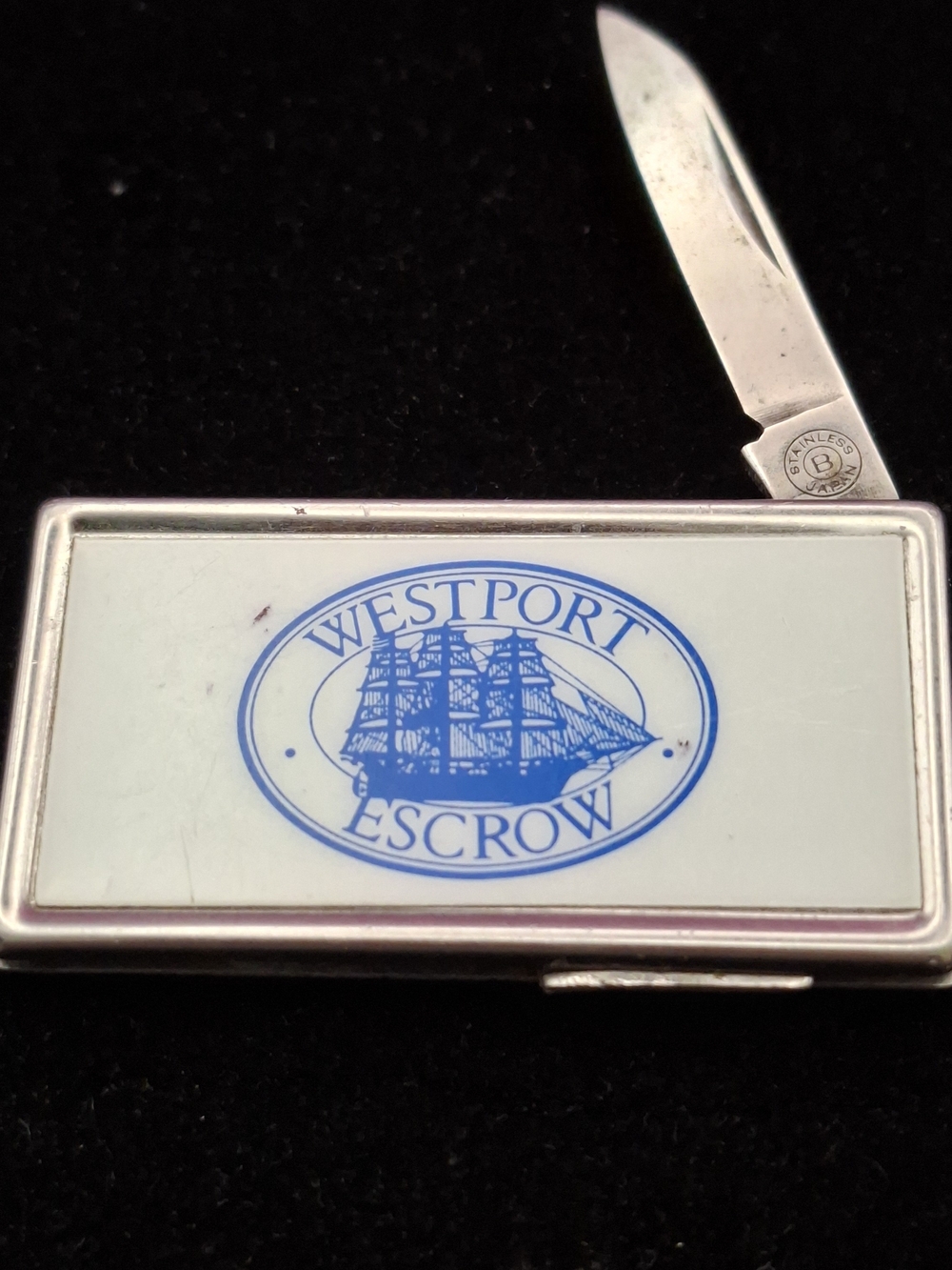 Barlow White & Blue Branded Money Clip with Folding Blade